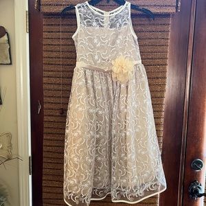 Beautiful Girl Taupe Sleeveless Dress w/ Cream Floral Overlay by Kids Dream 9/10